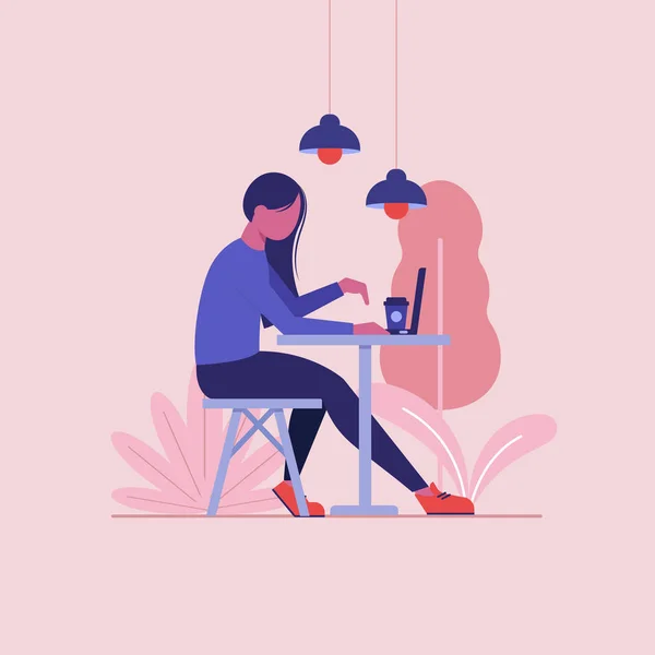 Freelancer kafede dizüstü çalışan yan görünüm