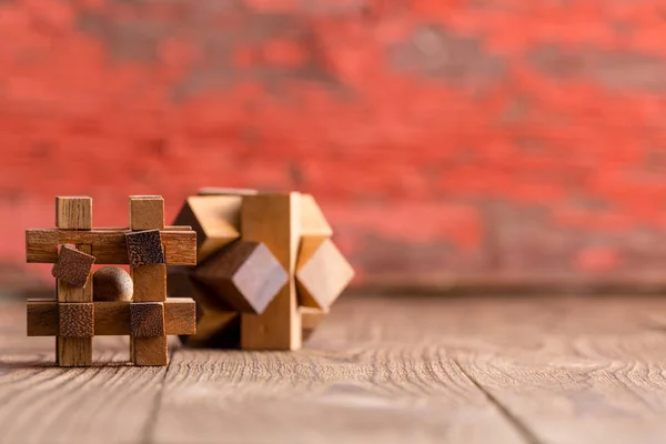 Deux Cubes Puzzle Bois Sur Une Table Bois Dans Une — Photo