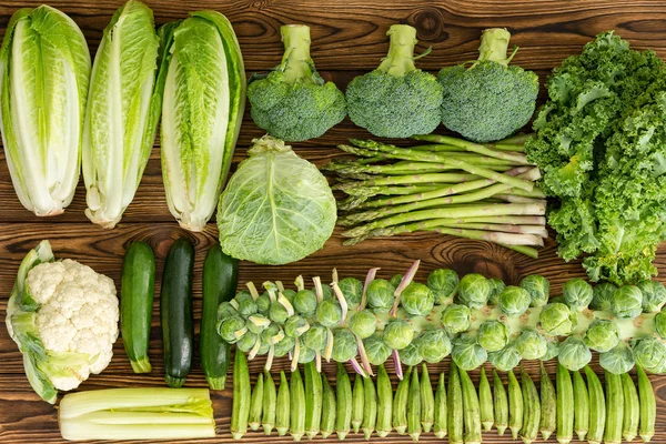 冬野菜の市場テーブルの上の完全なフレーム — ストック写真