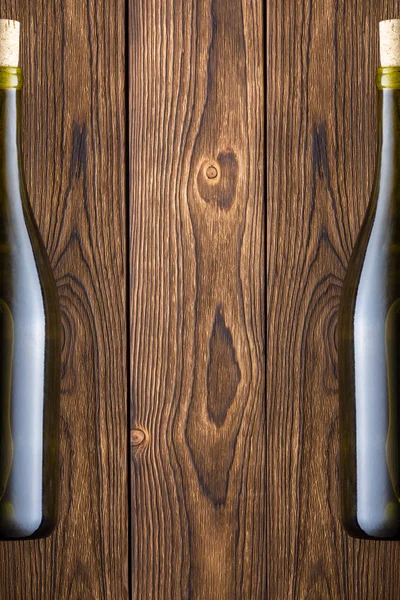 Fondo Legno Scuro Con Due Bottiglie Vino — Foto Stock