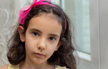 Çocuklar koronavirüs kısıtlamaları nedeniyle uzun süredir evden çıkamıyorlar..