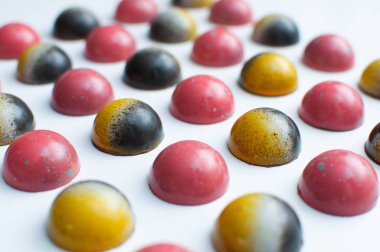 Farklı el yapımı çikolata bonbon