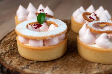 Masada Mini ahududu tart