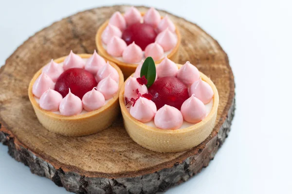 Ahududu ile Üç Çilek Tarts