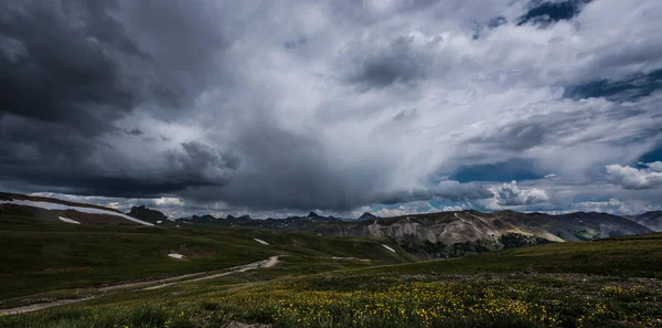 Guardando Basso Passo Ingegnere Alpine Loop — Foto Stock