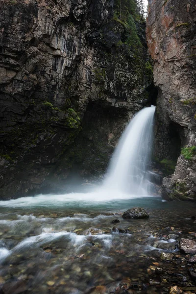 惠特莫尔瀑布沿高山循环位于附近湖城市 科罗拉多 — 图库照片