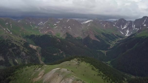 Hurrikan Zieht Schönen Luftaufnahmen Eines Colorado Gebirges Vorbei — Stockvideo