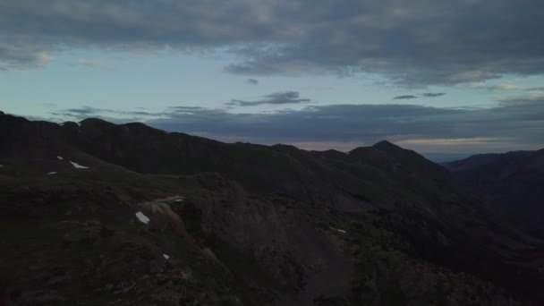 Aéreo Lento Sobre California Pass Colorado San Juan Mountains — Vídeo de Stock