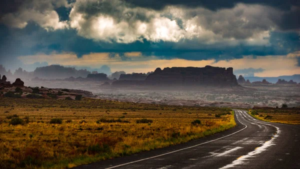 Pusta Droga Kierunku Dzielnicy Igły Canyonlands Utah Usa — Zdjęcie stockowe