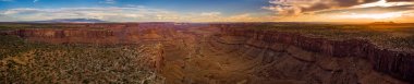 Doğu çatal Shafer Kanyon ölü at nokta State Park Canyonlands Utah ABD panoramik atış at Sunset yakınında
