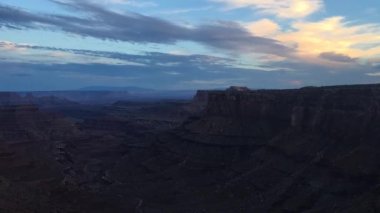 Doğu çatal Shafer Kanyonu yakınlarında ölü at nokta State Park Canyonlands Utah ABD Timelapse