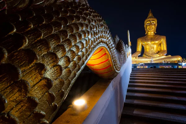 Escalera Dragones Que Conduce Una Estatua Buda Colosal Ciudad Pattaya — Foto de Stock