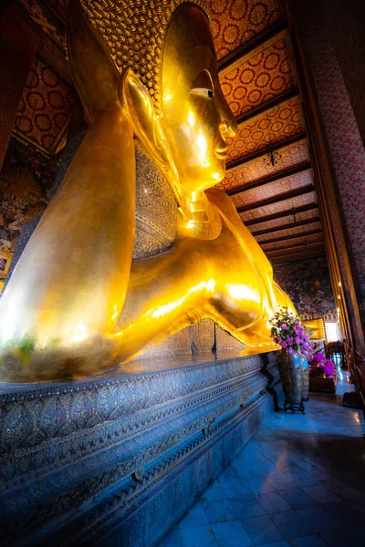 Wat Phra Chetuphon Liegender Buddha Bangkok Thailändischer Kopf Und Ellbogen — Stockfoto
