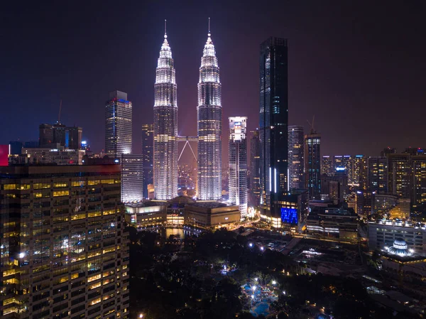 Kuala Lumpur Centro skyline por la noche Viajar Malasia — Foto de Stock