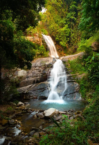 Cascade de Huai Sai Luang Parc national d'Inthanon — Photo