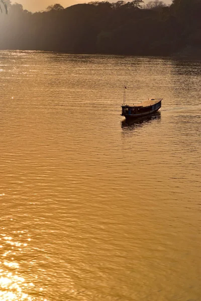 Bateau Bois Sur Fleuve Mékong Coucher Soleil Luang Prabang Laos — Photo