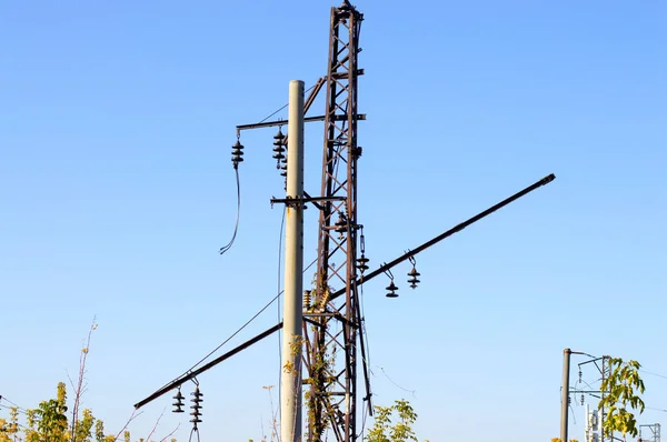 Stelen Snijden Draden Hangende Oorlog Verlaten Verlaten Spoorweg Energiek Trolley — Stockfoto