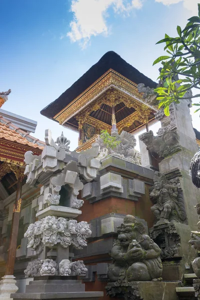 Balinese Hindoe Familie Heiligdom Tempel Werd Bedekt Met Goud Tonen — Stockfoto