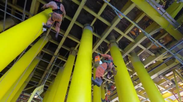 Kelantan Malaysia February 2019 Unidentified Abseiler Wearing Personal Protective Equipment — Stock Video