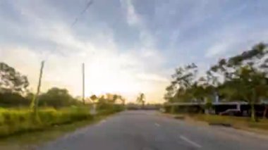 Yüksek kaliteli ultra pürüzsüz Hareket Bulanıklığı sürücü kişi görünümü ile şehir sürücü atlamalı.