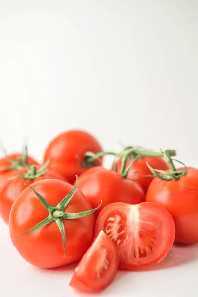 Frische Rote Tomaten Auf Weißem Hintergrund — Stockfoto