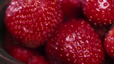 Taze çilek yakın çekim, 360 derece rotasyon, gıda arka plan 