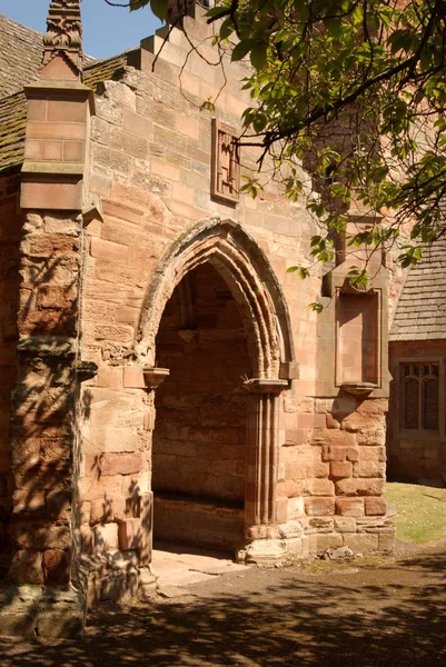 Whitekirk 教会のアーチ型の入り口 — ストック写真