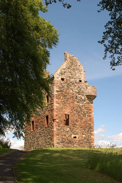Greenknowe tower ruin in scottish borders — Stock Photo, Image