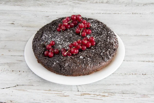 スグリとチョコレートのクリスマス ケーキ — ストック写真