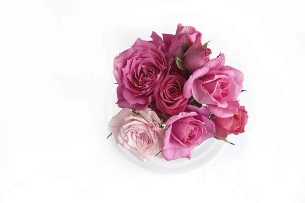 Bouquet Rose Naturali Sfondo Bianco — Foto Stock