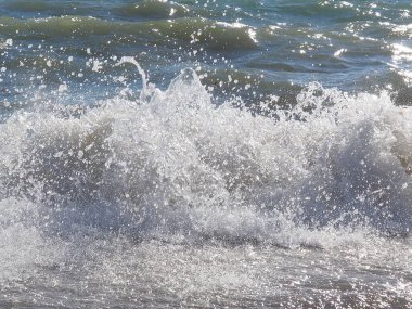 Karadeniz 'in büyük dalgaları