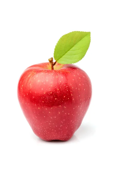Rijpe Rode Appel Met Blad Geïsoleerd Witte Achtergrond — Stockfoto