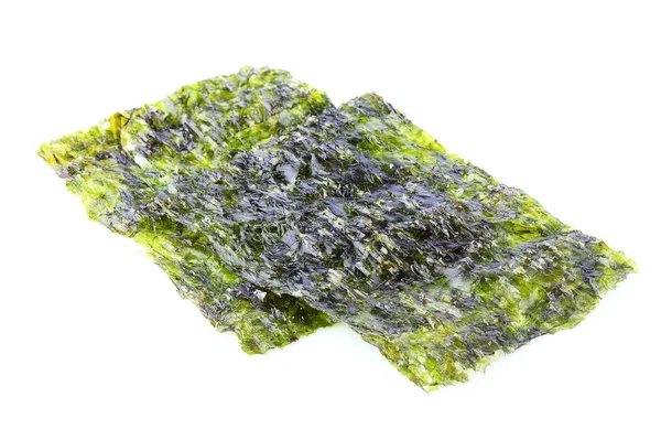 Хрустящие сушеные морские водоросли с солью . — стоковое фото