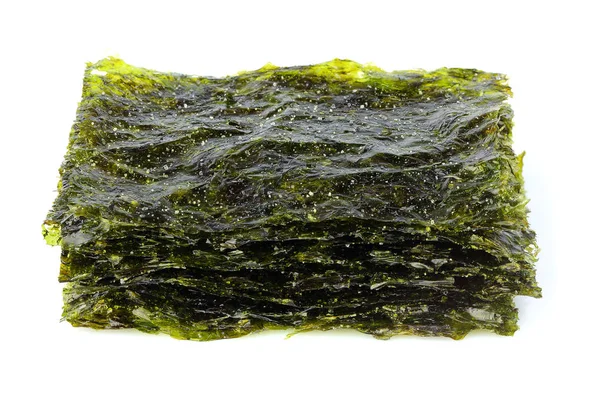 Knusprig getrocknete Algen Nori mit Salz isolierte Nahaufnahme. — Stockfoto