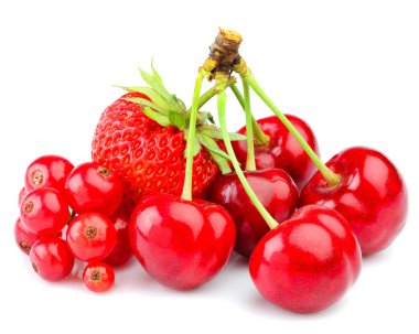 Kırmızı dut duracaksınız. Kiraz, çilek, beyaz izole kırmızı kuş üzümü.