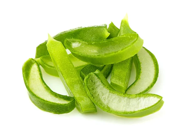 Aloe Vera Scheiben Geschnittene Blätter Isolierte Nahaufnahme Auf Weißem Hintergrund — Stockfoto