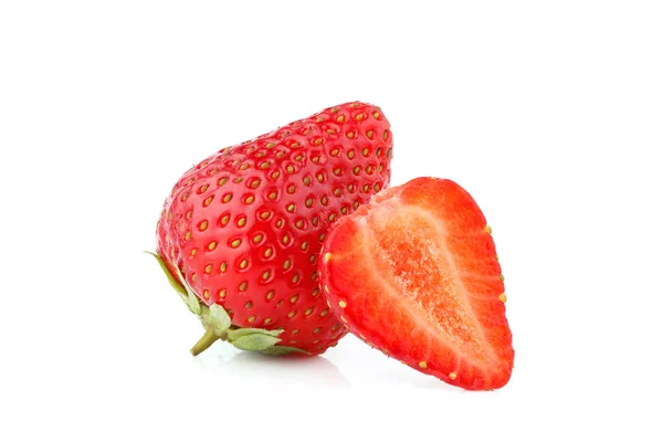 Fragole isolate su bianco . — Foto Stock