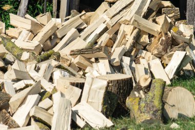 Yakacak odun. Ahşap Isıtma ve sauna için. Metniniz için yer.