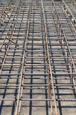 Güçlendirme Vakfı levhanın daha önce dökülen beton.