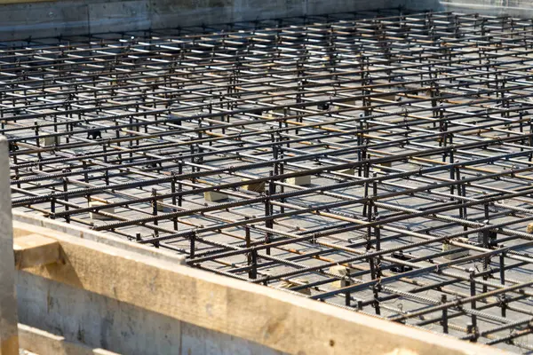 Güçlendirme Vakfı levhanın daha önce dökülen beton.
