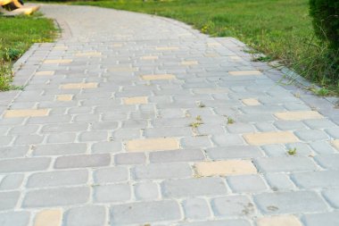 Kaldırım döşeme yol. Metniniz için yer.