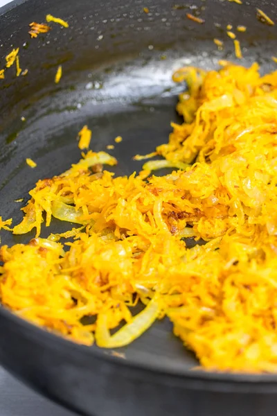 Havuç ve soğan birlikte fry. Metniniz için yer