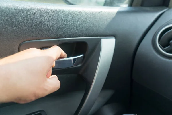 Hombre Abre Coche Desde Dentro Lugar Para Texto —  Fotos de Stock