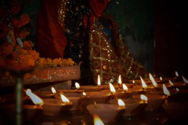 Traditional Earthen Lamps Arranged Beautiful Pattern Colored Rangoli Powder Designs — Stock Photo, Image