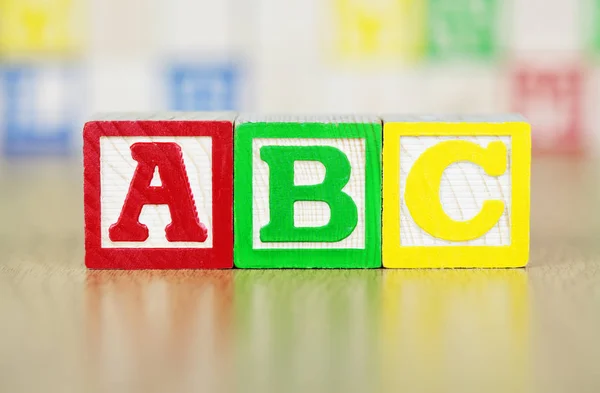 Alfabe Yapı Taşlarında Abc Hecelendi