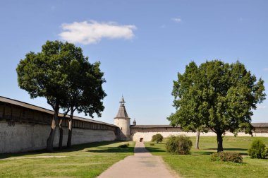 Kutekrom Kuzey Kulesi ve Pskov Krom, Rusya kale duvarlarının doğru görüntüleme