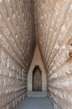 Kraliyet höyüğü, MÖ 438-109 yılları arasında Boğaz Krallığı 'nı yöneten Spartocid hanedanının hükümdarlarından birinin mezarı olan MÖ IV' ün ikinci yarısının antik mimarisinin bir anıtıdır..