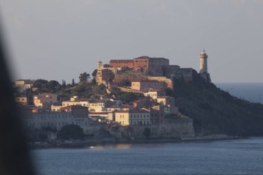 Güzel ve Retent Isolad'Elba