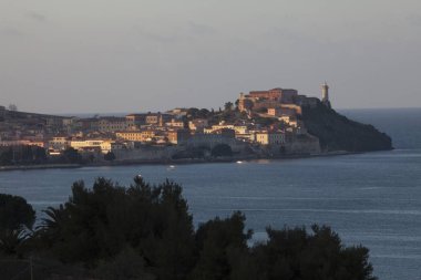 Güzel ve Retent Isolad'Elba