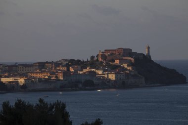 Güzel ve Retent Isolad'Elba